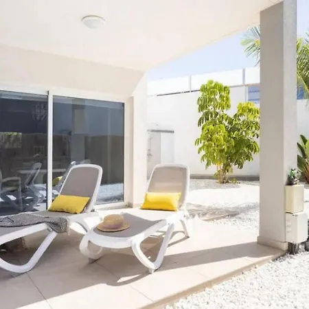 Blanca In Adeje In Tenerife - Canarias - Spain أذيخي